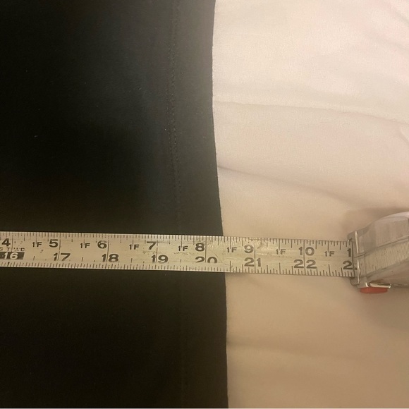 Nike Shirt Girls Small Black Lightweight Casual Athletic Swoosh Logo Sports Tee - Picture 4 of 5